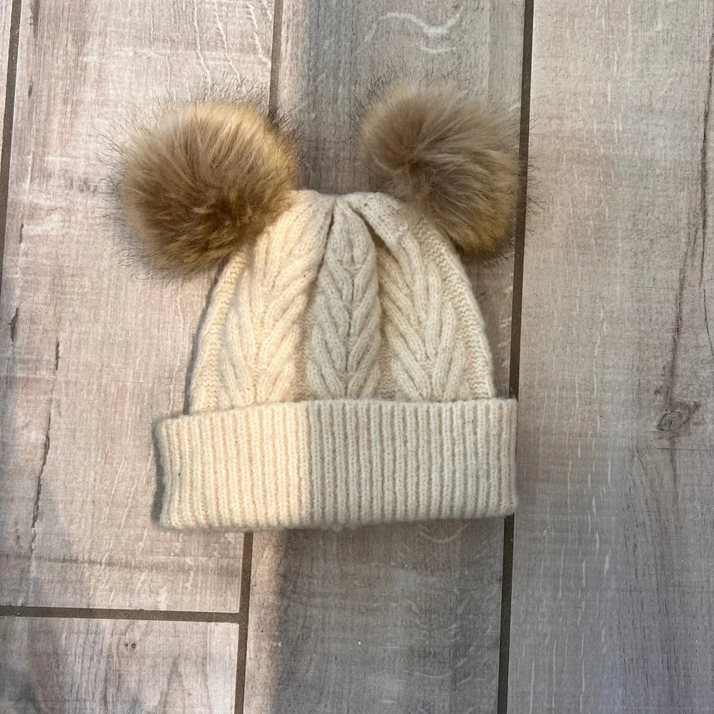 Steve Madden Cream Cable Knit Beanie Double Pom Pom‎ Winter Hat